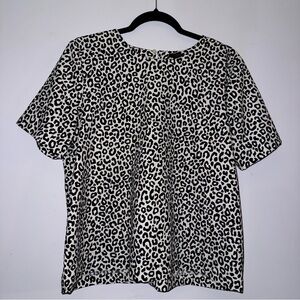 Ann Taylor women’s petite large short sleeve Blouse black white leopard print